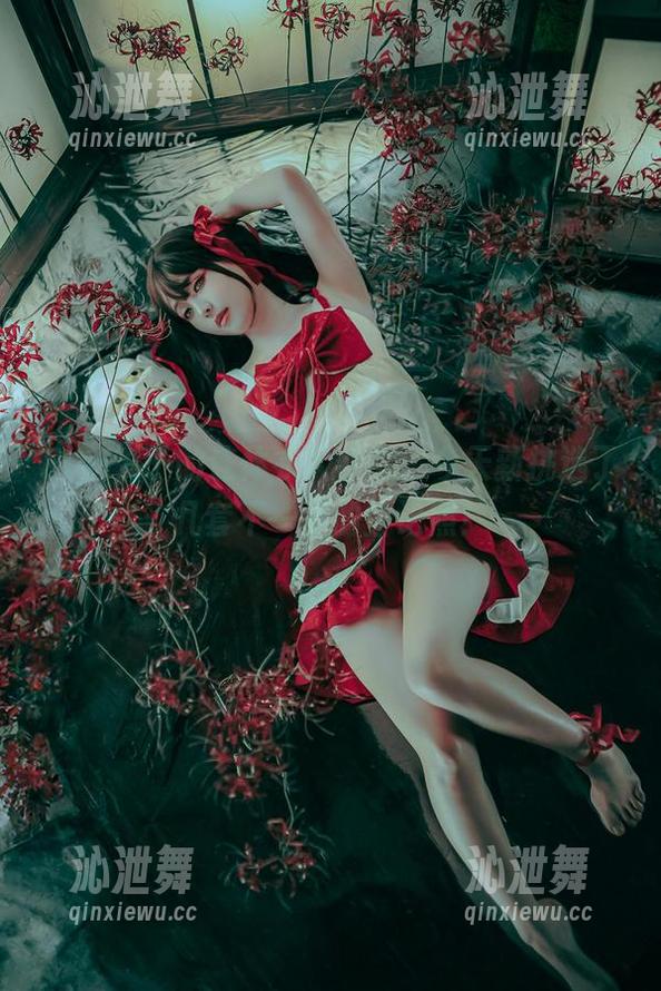 ElyEE子的连体衣大作战：今天新挑选了几套不一样的登记照！