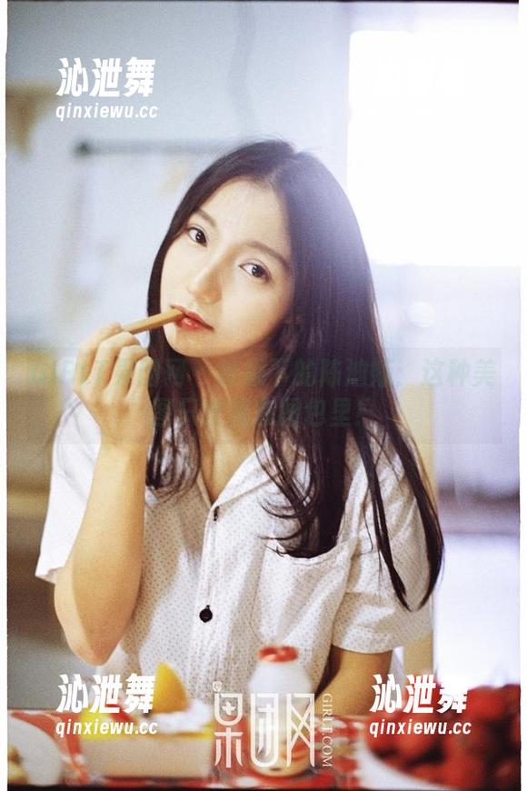 GIRLT果团网-陈迪娅 GIRLT果团网 - 校服下的陈迪娅:这种美图只出现在图包里!