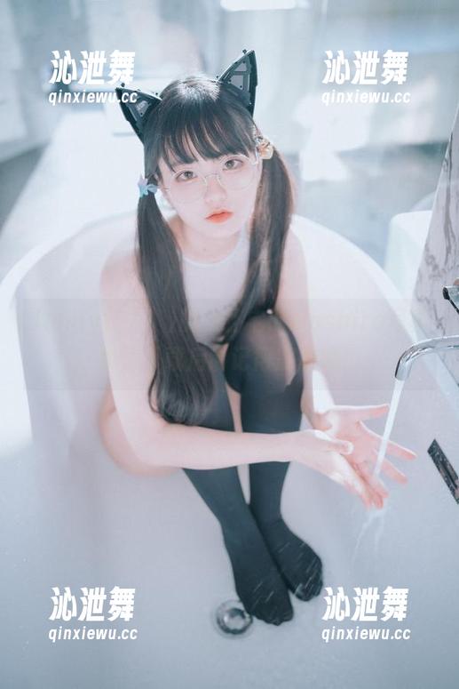 Jenny(정제니)的女仆宅邸Noshiro写真集，下载后请记得擦屏哦！