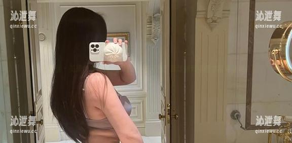 微密圈 - 美脚合集大赏，MIYA正在问我：我该如何穿搭才能更妖娆？