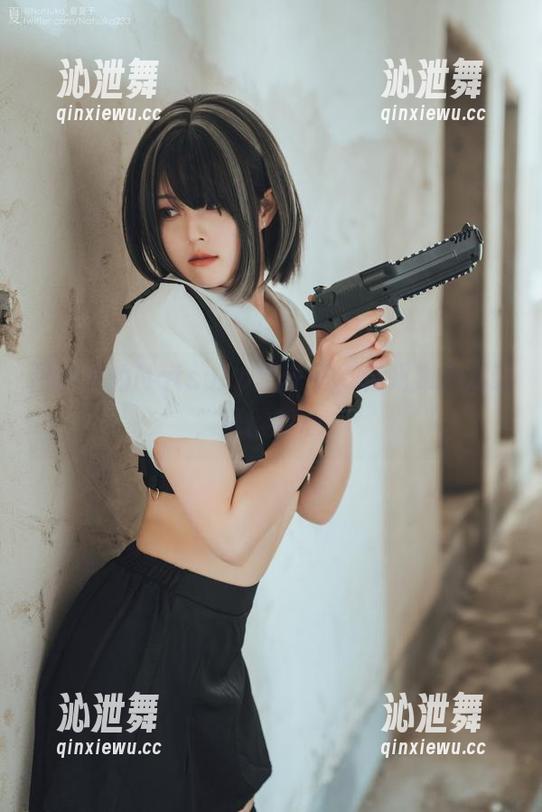 Natsuko夏夏子 图片里的Natsuko夏夏子,和死库水对话,深得我心。
