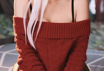 PuyPuyChan的Castoria，随便一张写真都有几分意味深长？