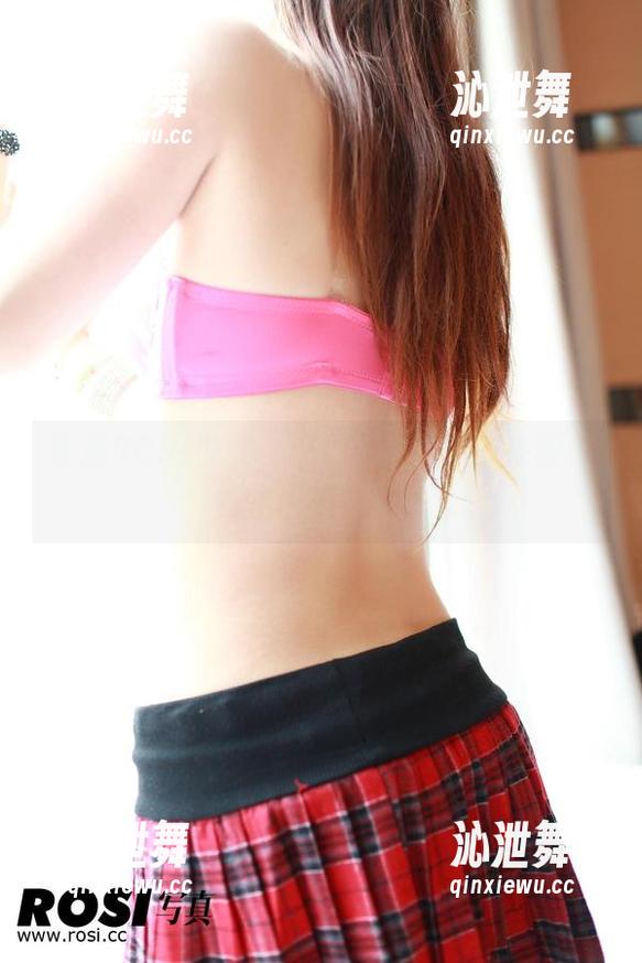 这是ROSI少女，免费下或不下？来吧，反正也不花钱。