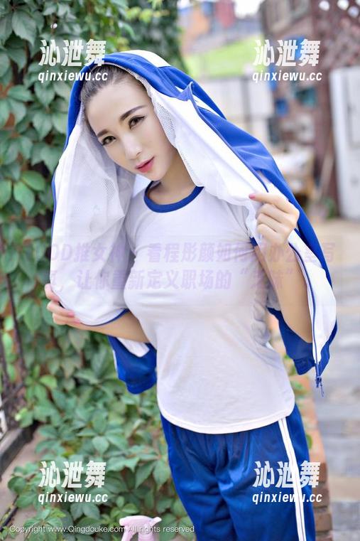 TGOD推女神 - 看程彤颜如何用办公室写真，让你重新定义职场的“乏味”。