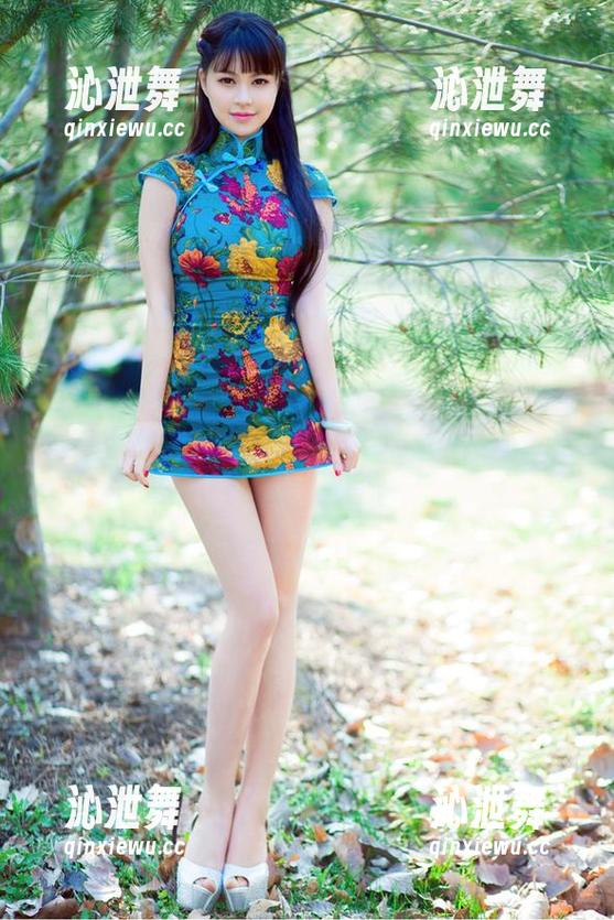 TuiGirl推女郎 - 精选何奕恋的高跟鞋套图，搞得我都想试试走两步！