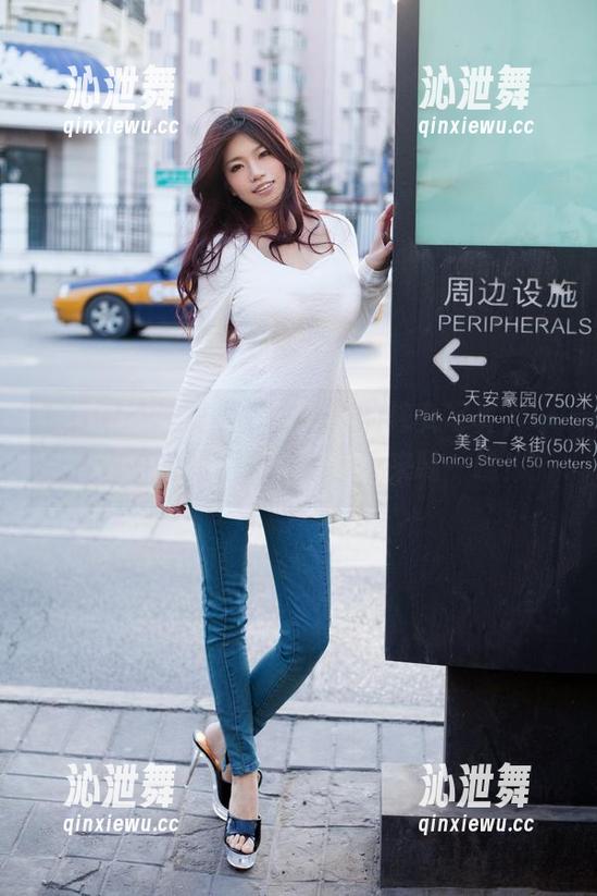 TuiGirl推女郎 - 安沛蕾的修女写真，一种说不出的冲突美感，快来瞧一瞧！