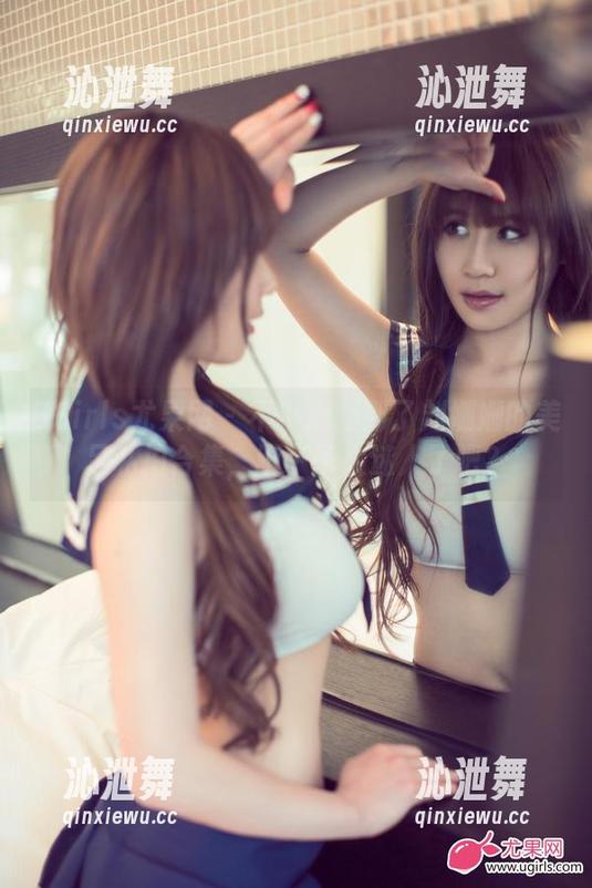 UGirls尤果网-刘姗姗 UGirls尤果网 - 不小心翻到了刘姗姗的美足私拍合集,脚丫子太迷人了吧?