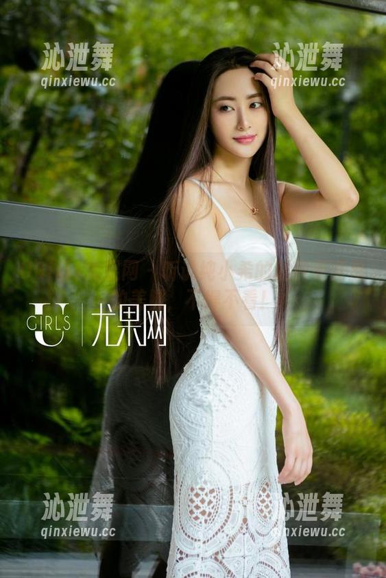 UGirls尤果网-纯小希 UGirls尤果网 - 听说纯小希的私房原图里的美脚,不得不看!