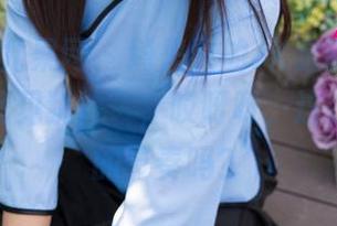 UGirls尤果网 - 绮里嘉的JK定制，写真里的“我见犹怜”，哎呀呀，这是要上天的节奏吗？