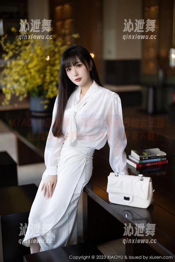 XIAOYU语画界 - 就这？小热巴的女王图包，比我想象中要好看多了，快来下载！