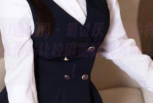 XIAOYU语画界 - 最讨厌上学的样子！林乐一最新作品让校服重新成为街头风向标！