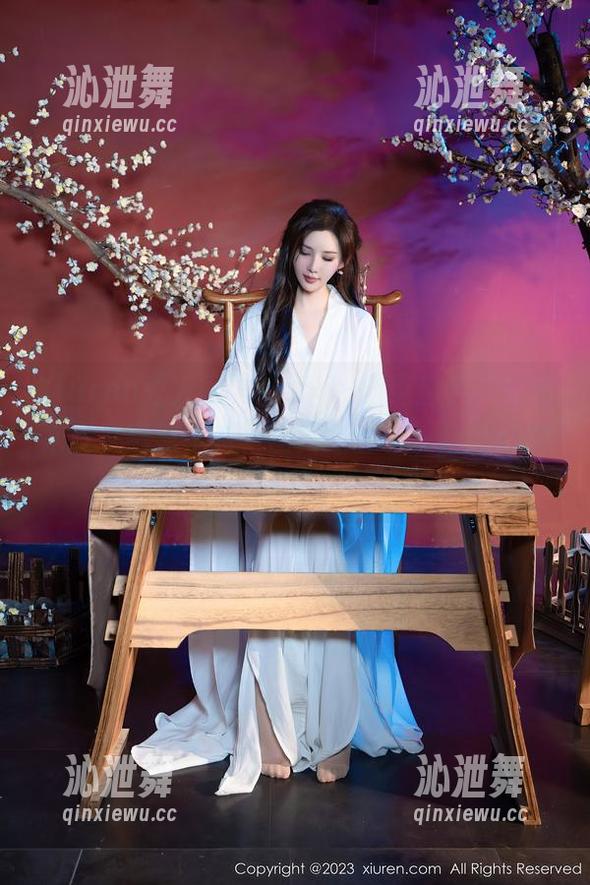 Xiuren秀人网 - Candy糖糖出手，死库水变身高清诱惑，图片里透着一丝微妙的刺激。