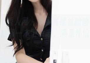 Xiuren秀人网 - 遇见尤妮丝的睡衣图包，像在翻阅一本旧杂志，满是怀旧的味道。