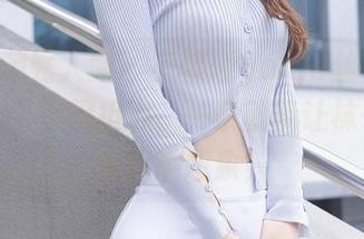 Xiuren秀人网 - 王馨瑶yanni丝袜写真集降临，不用担心，一条就能让袜子界小组充满想象！