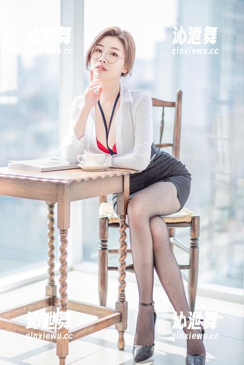 海风轻拂，Yebin(전예빈)的游艇全套图片犹如水面上的涟漪