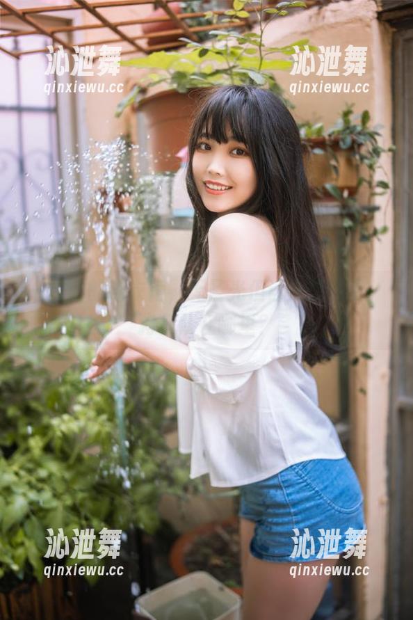 一智智的连衣裙，无圣光但让人想多了，狗仔队在哪里？