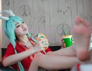 一米八的大梨子与她的纯白高清图册，像是傍晚的云朵，轻柔得想一伸手去碰触！