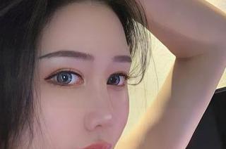 微密圈 - 把不爱笑的赛琳的温柔原图当壁纸，全办公室都在‘原谅’我了，不怕闲聊了！