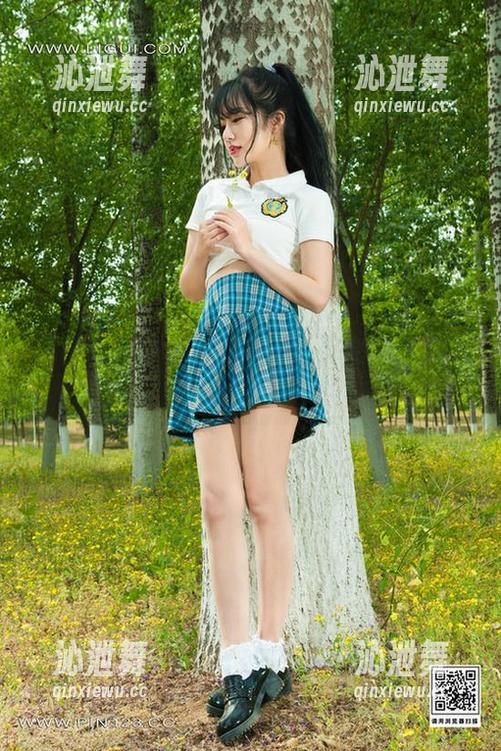 丽柜-安娜 丽柜 - 安娜赛道女郎私拍,矫情的气息慢慢弥漫开。