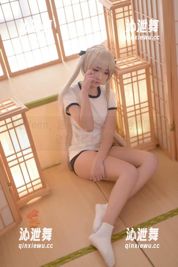 九曲Jean，这一波最新过膝袜合集能否打动我这颗单身心？