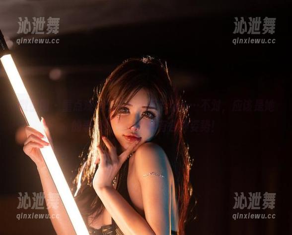 微密圈 - 重点观察于芷晴的吊带袜……不对，应该是她的表情！天使果然有各种姿势！