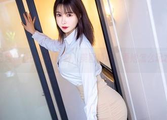 亚马逊鲶鱼的浴缸时刻，美图精选，看她怎么玩水。