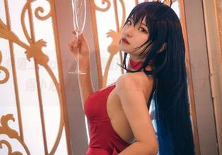 精选图片：伊喵_Master为我们呈现了“Nikke胜利女神尤妮”，得小心别被她的迷人眼神收割心灵了。