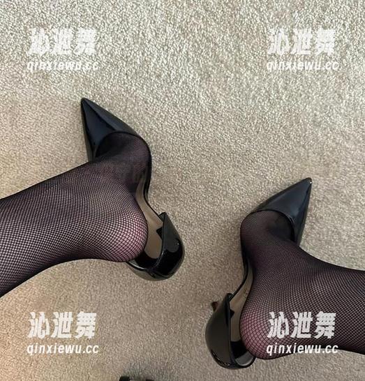微密圈 - 保守的二舅妈的婚纱，高清合集刷新了我对光线的理解！