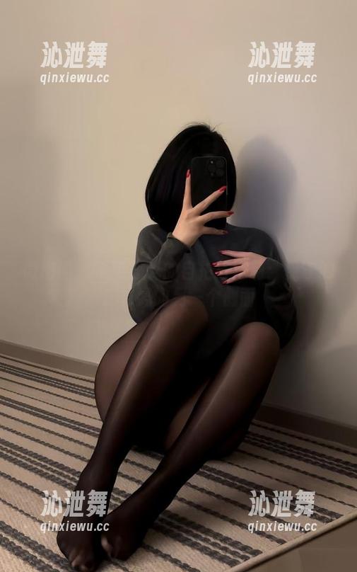 微密圈 - 不可思议的自拍与定制：保守的二舅妈的另一个侧面