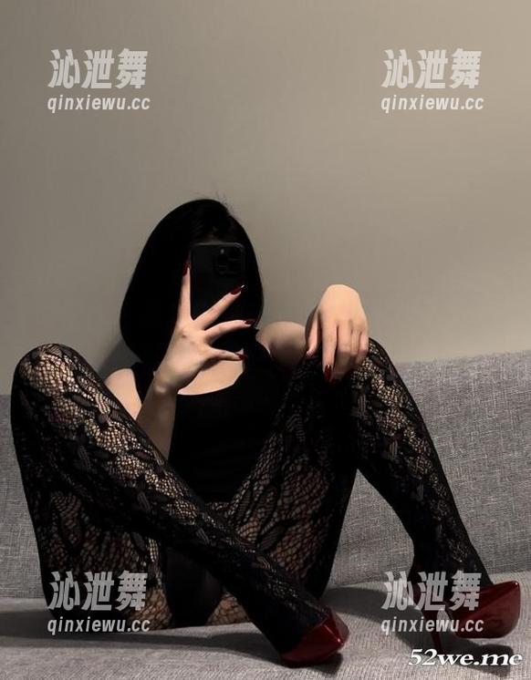 保守的二舅妈 微密圈 - 黑丝也有新玩法!保守的二舅妈高清写真集不看你一定会后悔!
