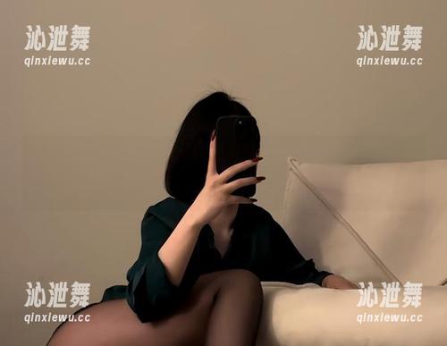 微密圈 - 保守的二舅妈的触感：每一寸蕾丝，高清到放大，每个资源都值得期待。