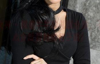 克拉女神 - 观看芊芊的礼服合集，不用担心会踩到她的裙子哦！
