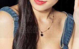 克拉女神 - 颖儿的“无圣光”时刻：裸足与自然的对话作品