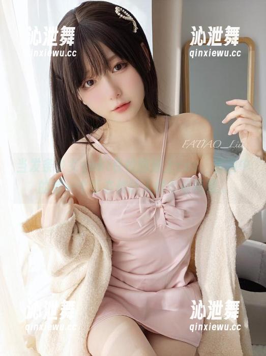 当发条少女yoki在校园遇上cos，套图中的每一个姿态都让人想多看两眼...