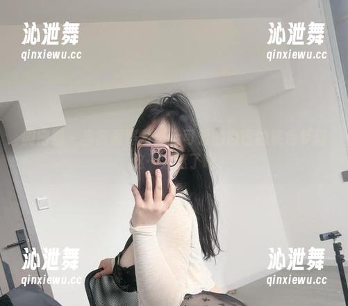 微密圈 - 当高清照片遇上可爱的肉巴的紫色梦幻，这…太迷了吧？