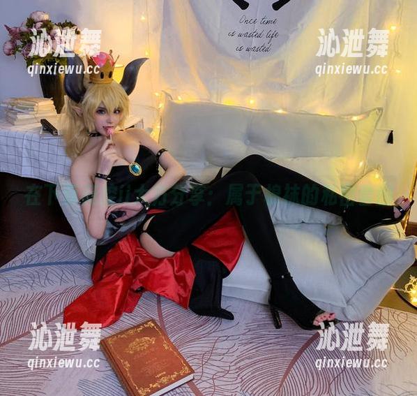 在下萝莉控ii 在下萝莉控ii大方分享:属于棉袜的私密套图