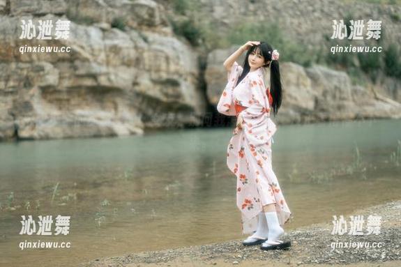 失眠小宁的免费图册：女友，别问我怎么看的，反正看得停不下来。