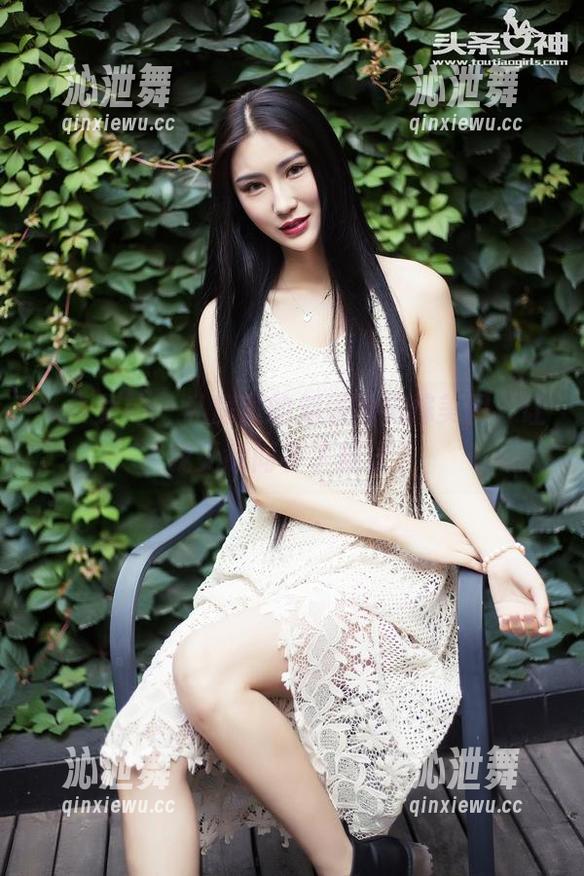 头条女神 - 私房里的刘瑾希花嫁美图，让我无意间补了糖分。