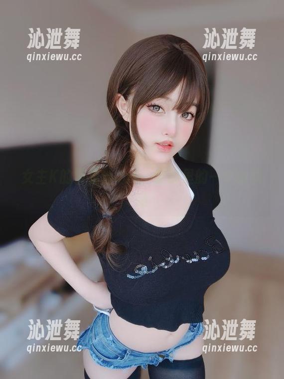 女主K的裤里丝cos，图册里的一个小纠结