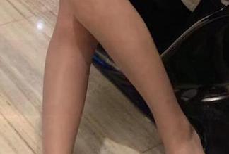 微密圈 - 小仙女ELaine的私拍：牛仔裤，活动自如的另一种释放