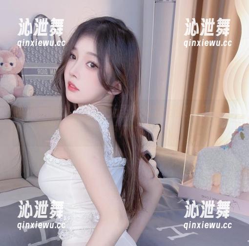 小小奶瓶儿与她的无圣光礼服图集，别有一番风味