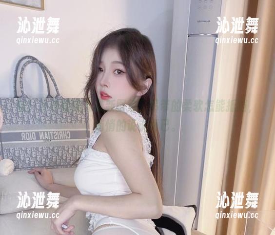 小小奶瓶儿 嘘!小小奶瓶儿最新图包,吊带的柔软怎能抵挡,悄悄的说说而已。