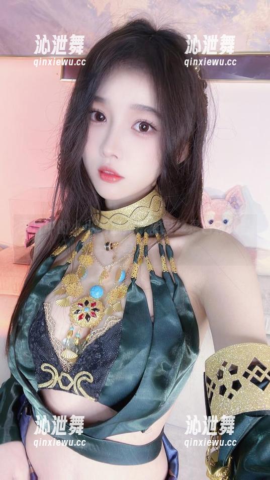 图片中的小小奶瓶儿，裤里丝是色彩的替身？