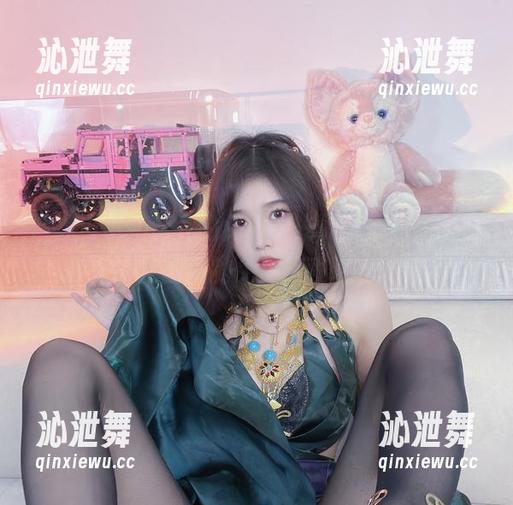 小小奶瓶儿 情迷小小奶瓶儿的兔子时光,来一趟生日限定图册的免费旅程吧!