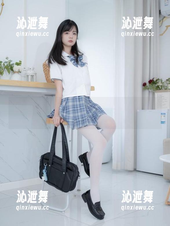 少女秩序 - 日常空姐角色，鹿可的作品分享不只在飞机上哦