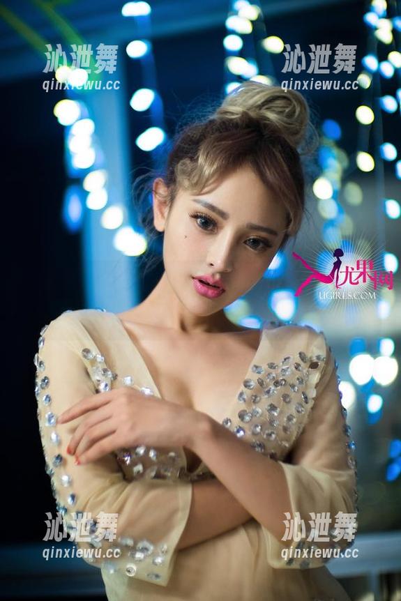 尤果网-贝拉 尤果网 - 私拍时刻:贝拉与她的短裙,天哪,这有多逗?