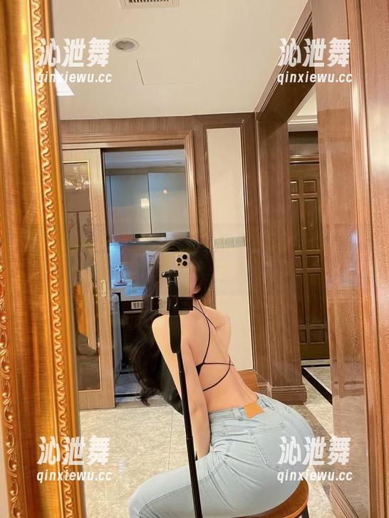 微密圈 - 一窥图库：左公子666与那抹红色包臀的爱情纠葛