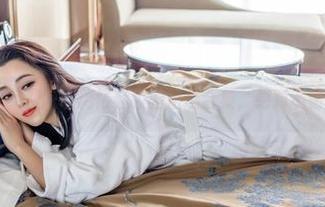 推女神 - 免费获取施忆佳校园拍摄合集，绝对不错的选择！