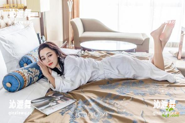 推女神 - 免费获取施忆佳校园拍摄合集，绝对不错的选择！