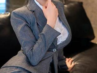 星颜社 - 海边的Emily尹菲，清凉又自在，高清下载绝对值得一看！